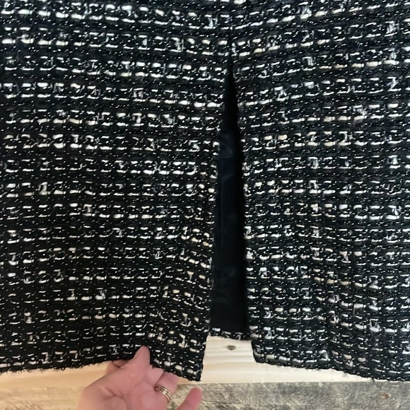 J. Crew size 2 Black and Cream Midi Pencil Skirt with Front Slit - Picture 3 of 8